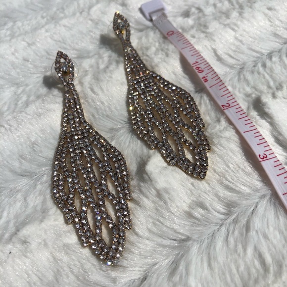 Jeweled 3 inch drop sparkling stunner Eyecatcher✨ - Picture 8 of 12